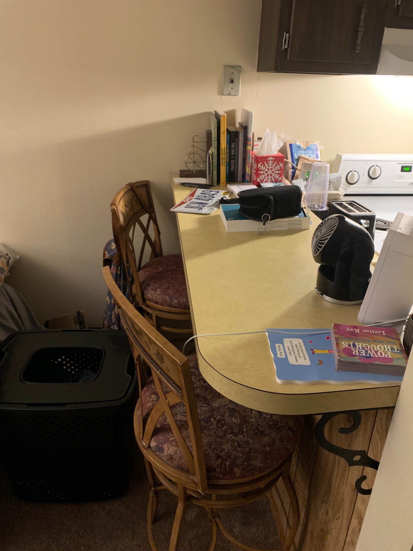 2030 Summit St Unit 1 kitchen breakfast bar with stools