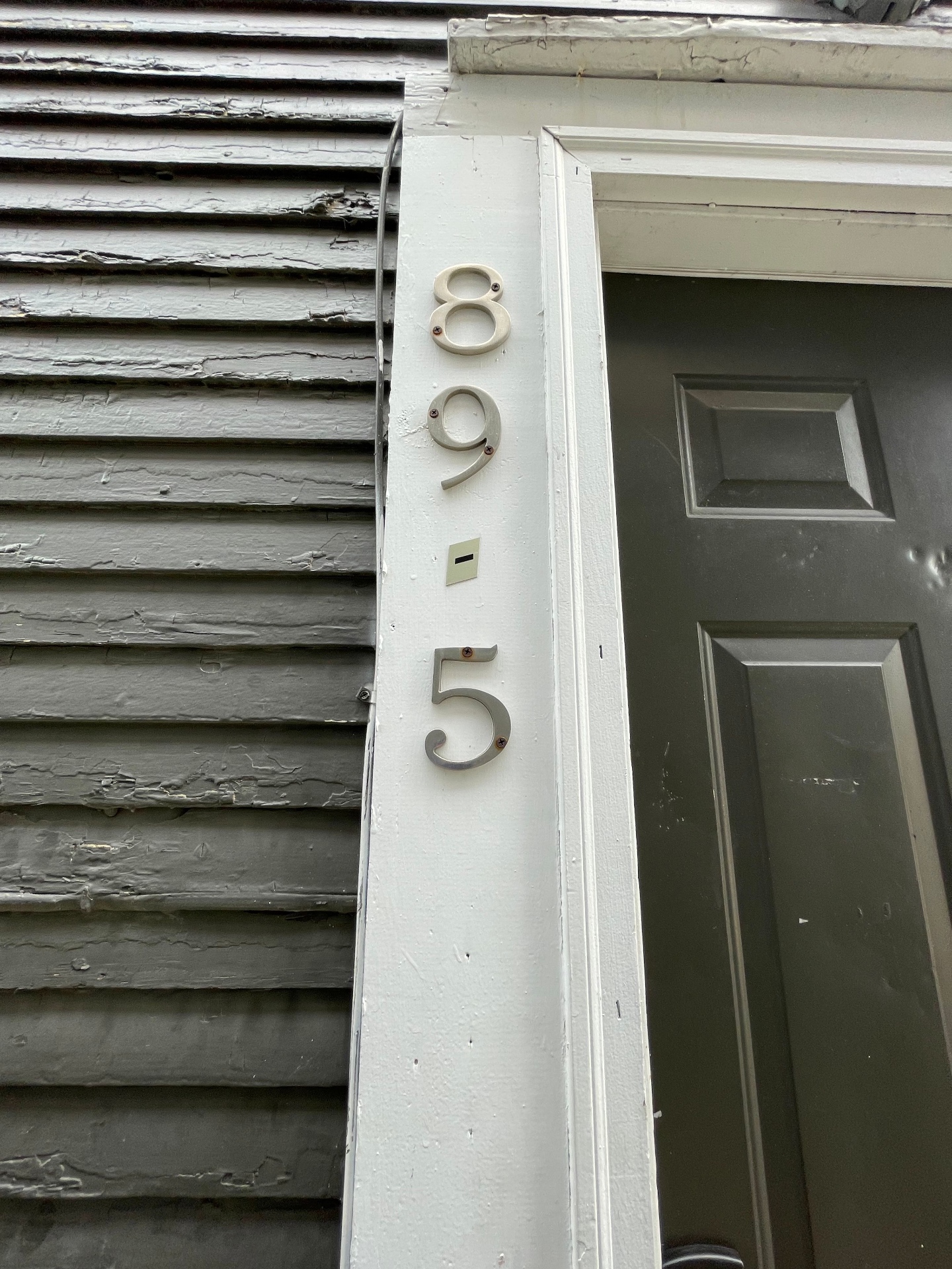 89 E Woodruff Ave. Unit A private entry with address numbers