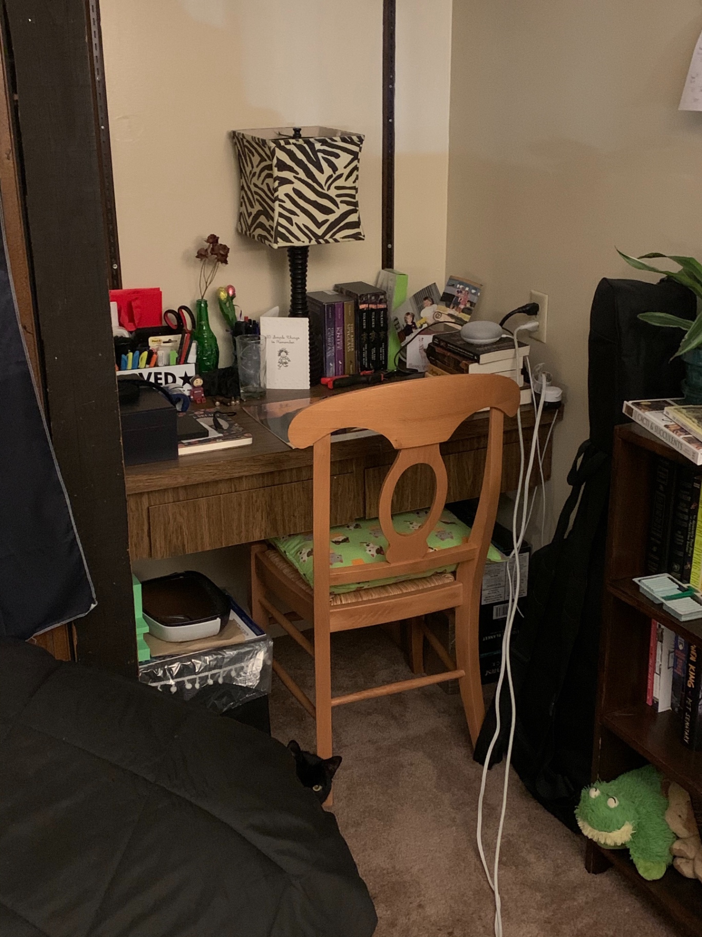 2030 Summit St Unit 1 built-in desk nook with shelving