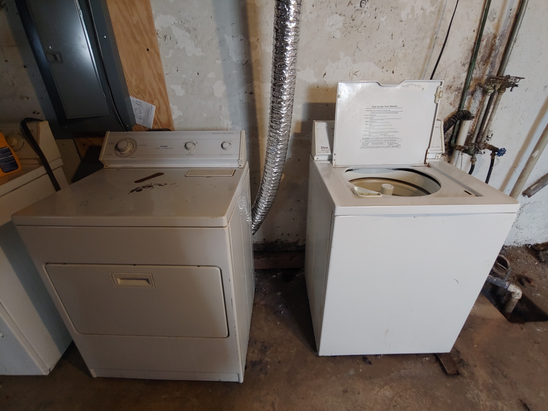 113 W 9th in-unit laundry with washer and dryer