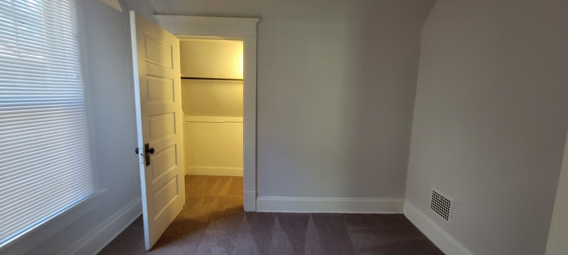 2015 Summit St. bedroom nook with closet and window
