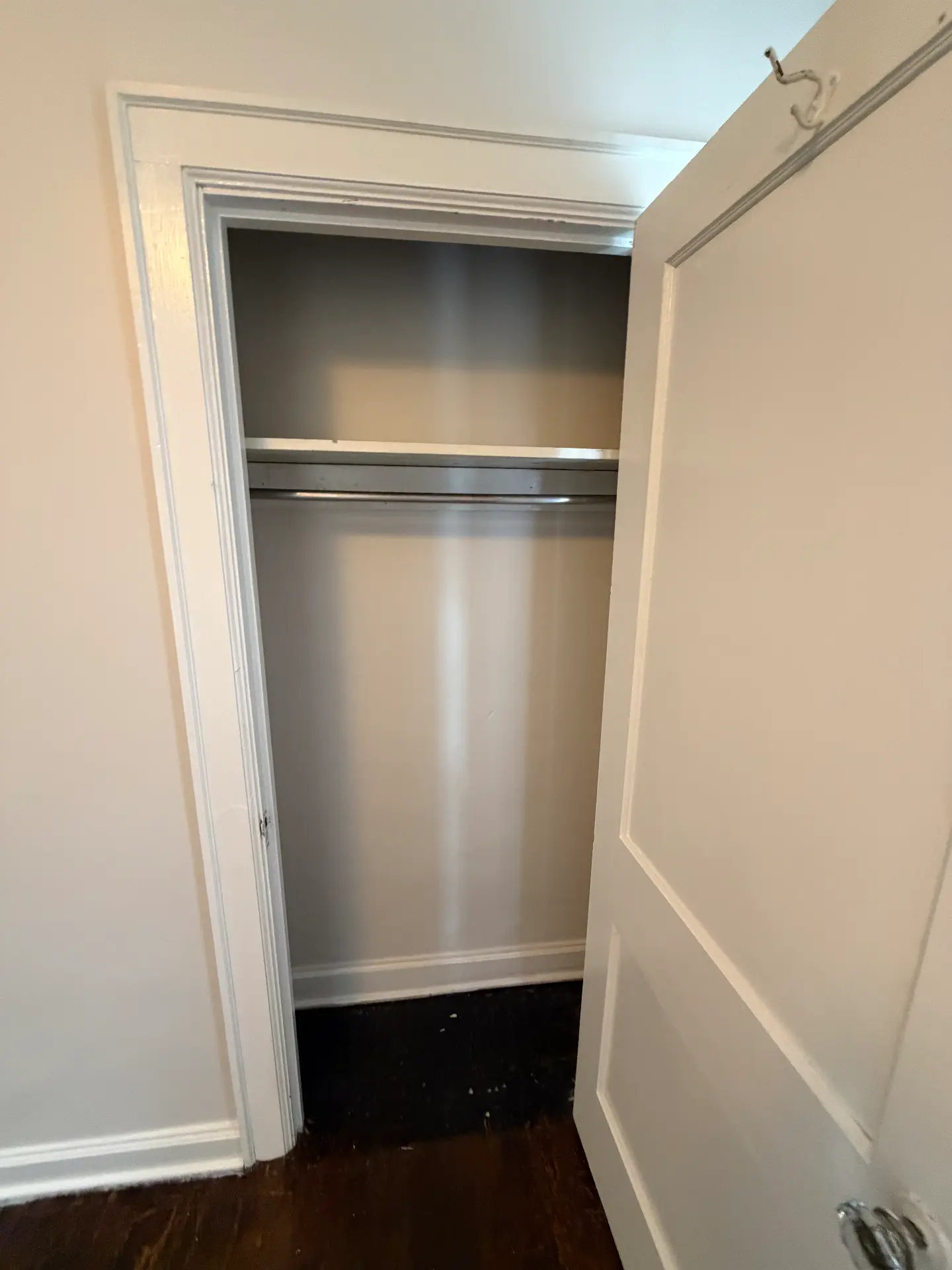 2048 Iuka Ave. D bedroom closet with hanging rod and shelf